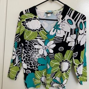 Elizabeth New York vneck 3/4 sleeve viscose top